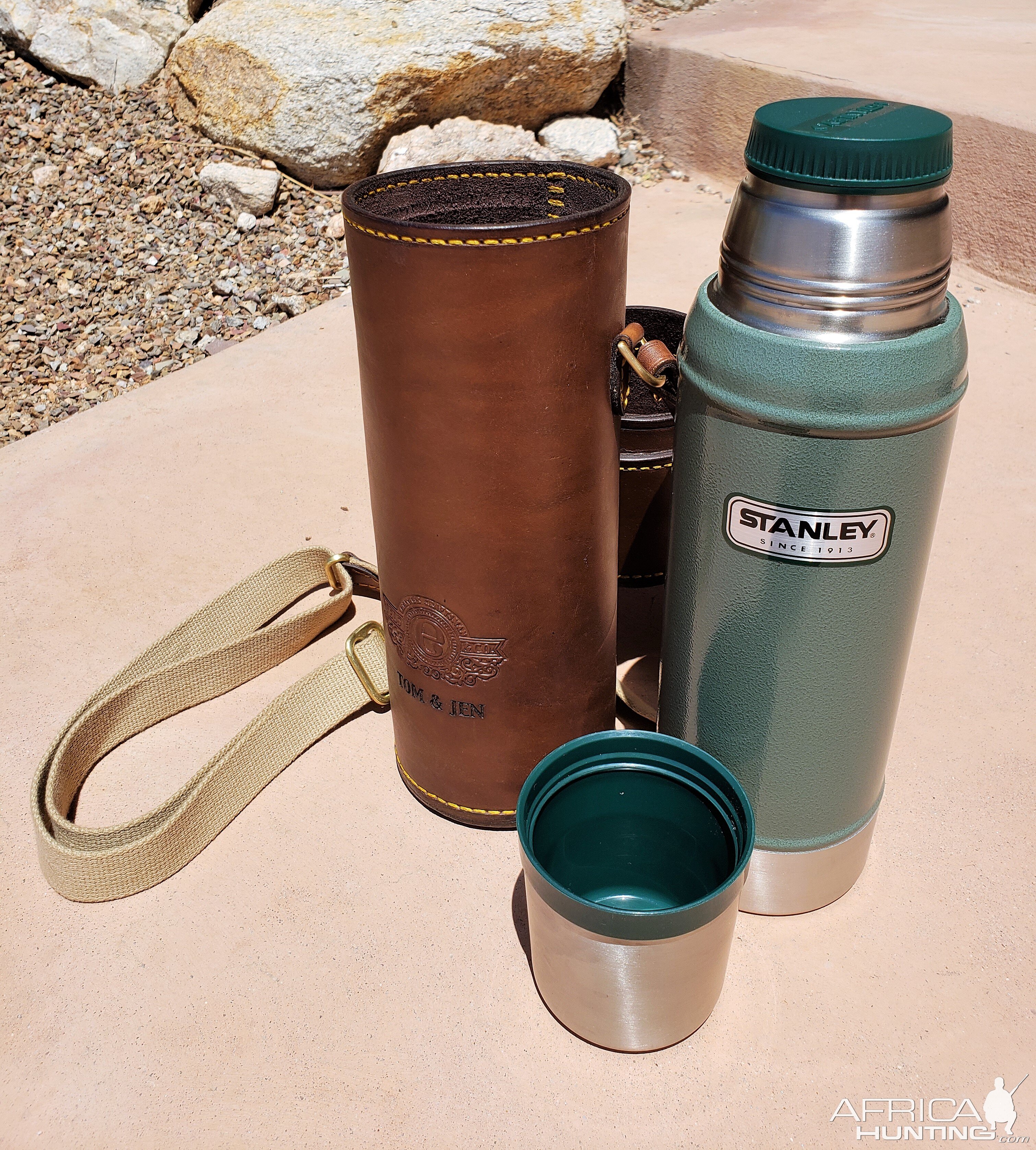 https://www.africahunting.com/media/the-diepkloof-flask-sleeve.65296/full