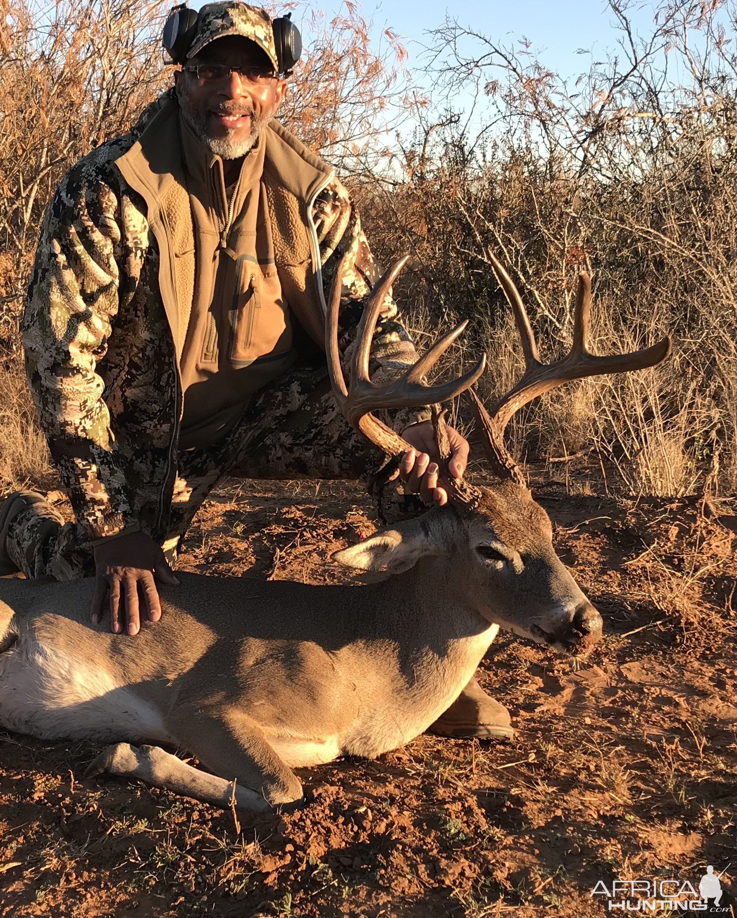 Whitetail Deer Hunt Texas | AfricaHunting.com